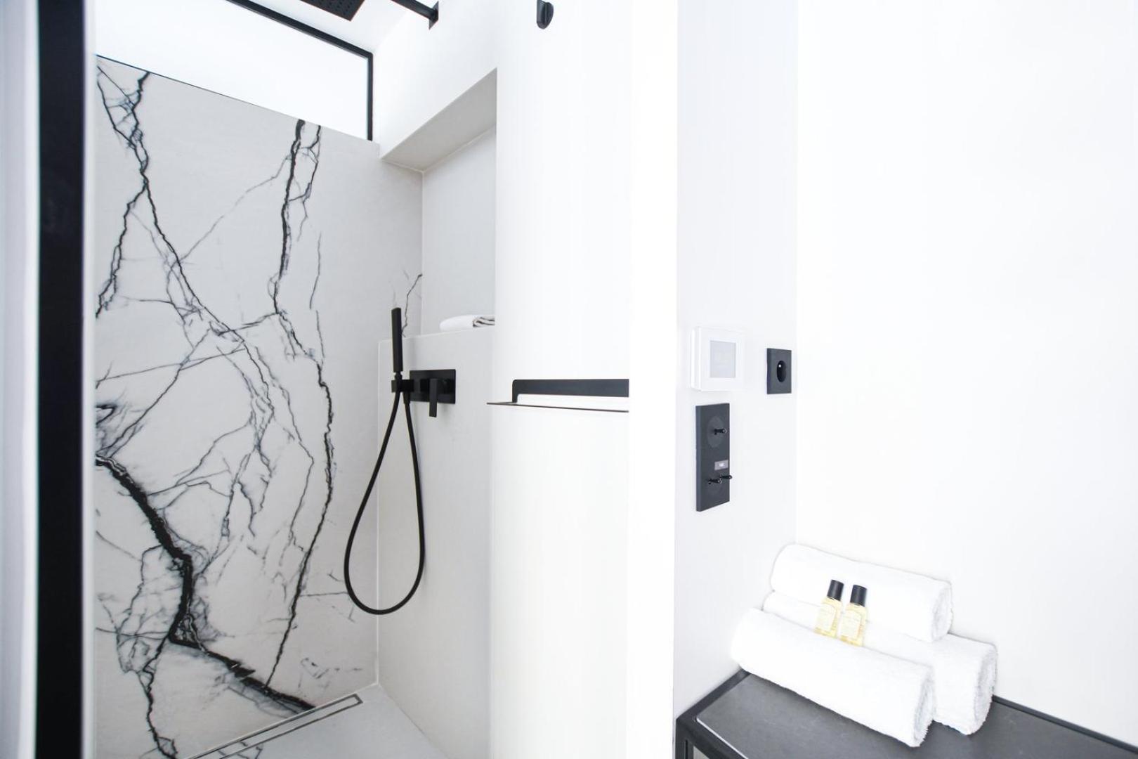 Modern Family Apartment Next To The Eiffel Tower Paris Exteriör bild